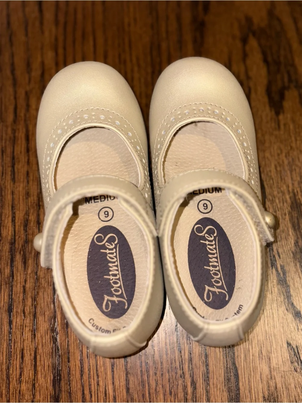 FootMates Girls Gold Mary Jane Dress Shoes Sz9M